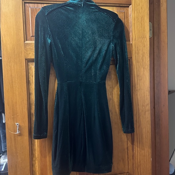 HOUSE OF CB London Isaura Green Velvet
Long Sleeve Mini Dress Womens Size XS - Picture 4 of 5